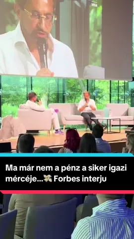 A post by @jakob.zoli on TikTok caption: Ma már nem a pénz a siker igazi mércéje…💸 A Zene Házában, a Forbes Flow színpadán kérdeztek erről is, kötetlenül, őszintén 🎤✨ Nagy élmény volt ott lenni, köszi🙂‍↔️ #forbes 