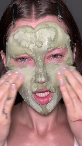 A post by @meredithduxbury on TikTok caption: where are my barbz ? 🩷🩷