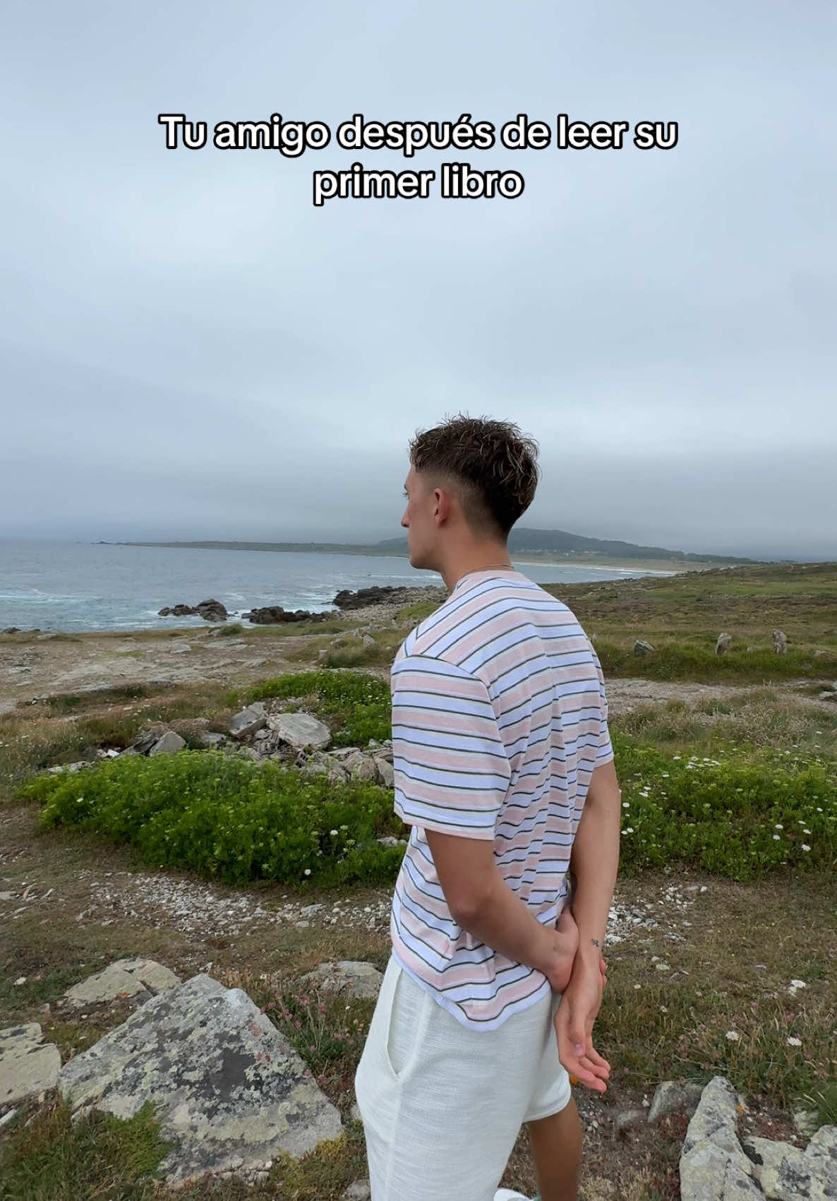 A post by @jonata_26 on TikTok caption: 2.4M en Instagram?💙