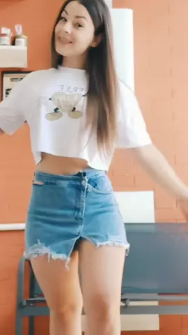 A post by @alexandrabianca96r on TikTok caption: #accadeoggi #💃🏻 
