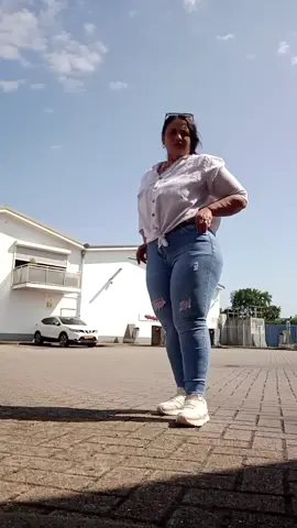 A post by @loreamondiala on TikTok