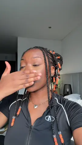A post by @naimadasilva on TikTok caption: Ey wer sagt sowas Respektlos!!!!!