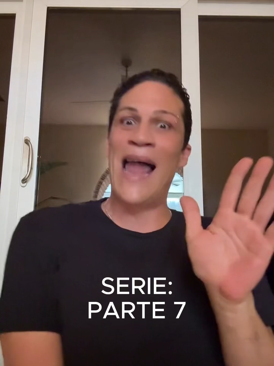 A post by @alvinburgosoficial on TikTok caption: Mi madre me confronta por afeitarme las piernas