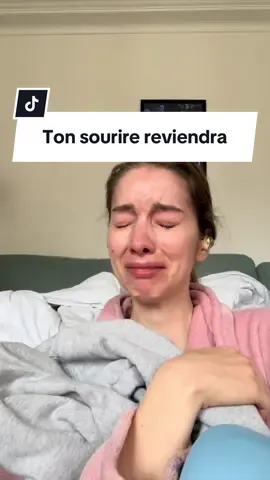 A post by @emma.de.bermingham on TikTok caption: Vous êtes nombreux à vivre ça. Je vous promets que la lumière n’est pas loin. Je vous aime fort 🫂✨