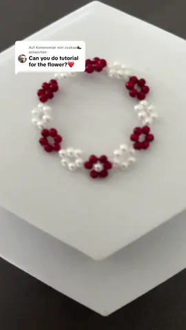 A post by @innava.jewelry on TikTok caption: Antwort auf @zuzkaa🦦 #tutorial #beads #smallbusiness #handmadejewelry #viral #fyp #friendshipbracelets #beadsjewelry #handmade #bracelettutorial #makethefriendshipbracelets #stepbystep #tylorswift #braceletmaking #diybracelet #erastour #ttpd #thetorturedpoetsdepartment #swiftie 
