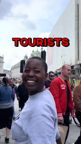 A post by @loveandlondon on TikTok caption: Tourists vs. Locals 🇬🇧 Mel will show you the biggest faux pas to avoid on your trip to London, so you can feel more like a local yourself ❤️ Follow us for more tips for your London trip! #london #londontips #londonetiquette #londontourist #londonlife #londontubemistakes