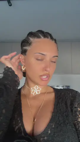 A post by @antonia on TikTok caption: Toxic?
