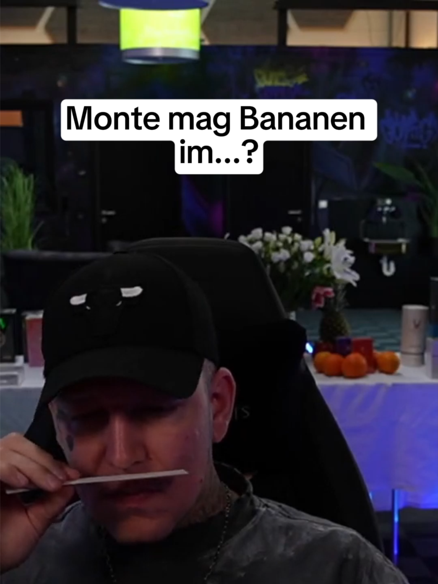 A post by @montanablackclips on TikTok caption: Monte mag Bananen im...? #monte #montanablack #montanablack88 #parfüm #spaß #perfumetiktok #twitch #special #funnytiktok #bananas