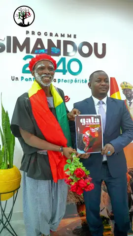 A post by @hakime224lambassadeurr on TikTok caption: C’est avec une immense fierté que j’ai eu l’honneur d’être reçu par Monsieur Moussa Moïse Sylla, Ministre de la Culture, du Tourisme et de l’Artisanat de la République de Guinée. Cette rencontre n’était pas seulement symbolique, elle était porteuse d’un message fort : la Guinée croit en sa jeunesse, en ses artistes, en ses créateurs de contenu, en son avenir culturel. À travers cette entrevue, j’ai pu présenter officiellement le projet “Gala des Influenceurs”, un événement panafricain qui aura lieu le 12 juillet 2025 à Paris. Et j’ai vu dans les yeux de Monsieur le Ministre un soutien sincère, une écoute réelle, et surtout une volonté de valoriser les talents guinéens au-delà de nos frontières. Le Ministre Moussa Moïse Sylla est bien plus qu’un représentant de l’État : il est un pilier pour les acteurs culturels de notre pays, un moteur d’espoir pour tous ceux qui rêvent grand, qui osent, qui innovent. Grâce à son engagement, la culture guinéenne rayonne davantage, et des jeunes comme moi se sentent portés, soutenus, et légitimes. Je tiens à remercier du fond du cœur Monsieur le Ministre, pour son accueil chaleureux, pour sa bienveillance et pour la vision qu’il porte pour notre nation. Ce geste restera gravé dans ma mémoire et dans l’histoire du Gala des Influenceurs. Merci pour tout ce que vous faites pour la Guinée. Merci pour les artistes. Merci pour les influenceurs. Merci pour la jeunesse. Vive la culture guinéenne. Vive l’Afrique qui se lève. 🟥🟨🟩 @Hakime224 – L’Ambassadeur #guineenne224🇬🇳 #viralvideos 