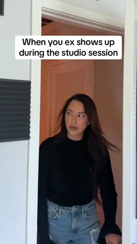 A post by @thatsdax on TikTok caption: She didn’t expect that…😳