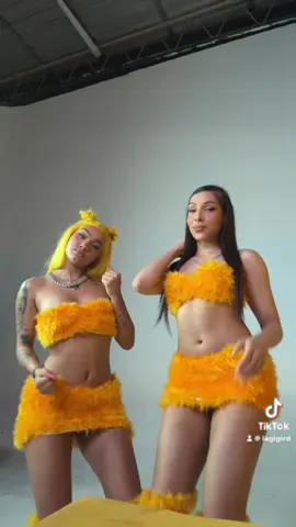 A post by @lagigird on TikTok caption: Acabamos de soltar PICA POLLO 🍗😋🔥 Mi nueva colaboración con @masha_oficial_2 ya está en su canal de YouTube. Vayan a verla y déjenme saber qué les pareció 👀💥🔥