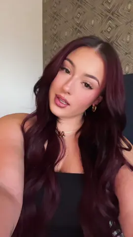 A post by @brynnemarieeee on TikTok caption: Oh look it’s the birthday girl 