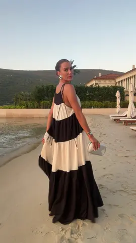 A post by @yasmindevonport_ on TikTok caption: Dreamiest hm dress ✨🤍🫶🏼