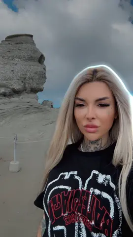 A post by @sasha.diamond on TikTok caption: 🌌 #sphinx #energeticpoint #childoflight #anunnaki #love 