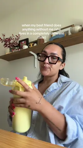 A post by @isa_kristen22 on TikTok caption: being long distance besties hurts extra bad like just fly over 😫 #bff #bestie #funny #longdistance #longdistancebestie 