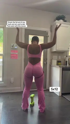 A post by @solangezarafitness on TikTok caption: Build that Hourglass back workout with these 4 dumbbells moves , perfect for my shy girl , new to the gym  The key to sexy ⌛️ upper body and small waist is to train your back at least 2/3x a week . This  will be the easy way to get rid of your back rolls and fat  Comment “back fat gone “ if you in  Link 🔗 in bio for more weekly workout like this . I got you 😉 #backworkout #backexercises #backworkoutsforgirls #backworkoutvideo