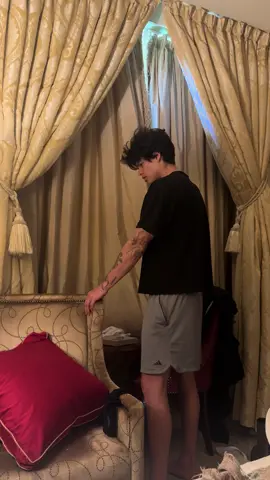 A post by @jashlem on TikTok caption: que tal mi monólogo?