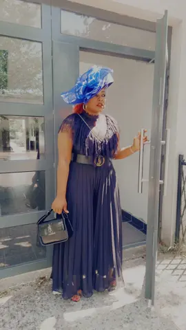 A post by @labombecamerofficiel on TikTok caption: combi disponible chez #chicetglams27 #labombecamer #laguerta #chicetglams27 
