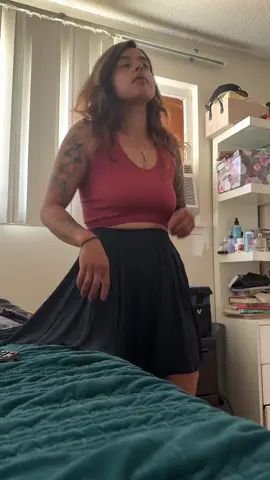 A post by @abigaildreamss on TikTok caption: #fyp #foryoupage #sparks #coldplay #dakotajohnson 