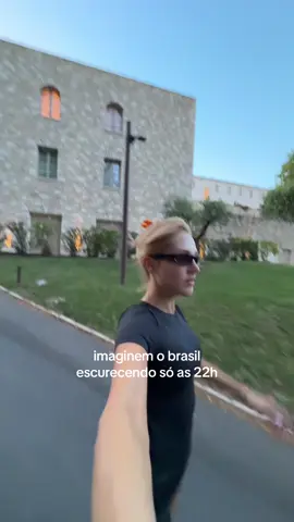 A post by @maluborgesm2 on TikTok caption: Deus não dá asa a cobra mesmo…