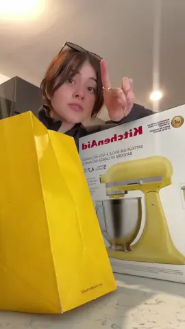 A post by @dannespinoo on TikTok caption: amigas y amigos aquí un haul de cositas d cocina, que lo disfruten mucho ૮꒰ ˶• ༝ •˶꒱ა ♡ y háganme saber cuál fue su compra favorita… #unboxing #compritas 