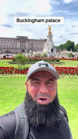 A post by @aussiemammoth1 on TikTok caption: Behind me is Buckingham Palace—home to the King of the United Kingdom. A place of royalty, power, and status. It has housed kings and queens for generations. But I ask you—where are those kings and queens now? Buried beneath the same earth as the poor and unknown. And where will we be tomorrow? This world is temporary. Whether you live in a palace or a one-bedroom home, your final resting place is a hole in the ground. The difference won’t be in the soil—but in the state of your soul. “Every soul shall taste death. And you will only be given your full reward on the Day of Judgment. Whoever is saved from the Fire and admitted into Paradise has truly succeeded. For the life of this world is nothing but the enjoyment of illusion.” [Surah Aal-Imran 3:185] So build your akhirah. Prepare your real home—the one that lasts. This dunya will stay behind. Your house, your car, your wealth, even your clothes—they will all remain. But your deeds will follow you. Live in this world like a traveler, because one day, we all return to our King—Al-Malik, the True King. #BuckinghamPalace #RealityCheck #AkhirahOverDunya #EverySoulShallTasteDeath #TemporaryWorld #GraveReality #LiveForTheAkhirah #IslamicReminder #KnowYourPurpose #RoyaltyEnds #PrepareForTheGrave #TrueSuccess #FinalDestination #AllahIsTheKing #themuslimundertaker 