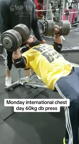 A post by @aussiemammoth1 on TikTok caption: Nothing beats dumbbell presses incline.  My go to for chest day.  Don’t push too hard today. Alahamdullah for the blessings 