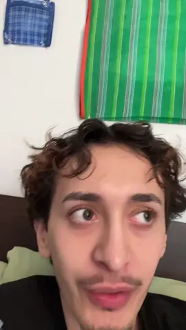 A post by @jesusacevedox43 on TikTok caption: Like yall are bugs fr ni saben por dónde se zurra un gato 😭#tiktok #humor #mexican #xyzbcafypシ #comadre #jesusacevedo43 