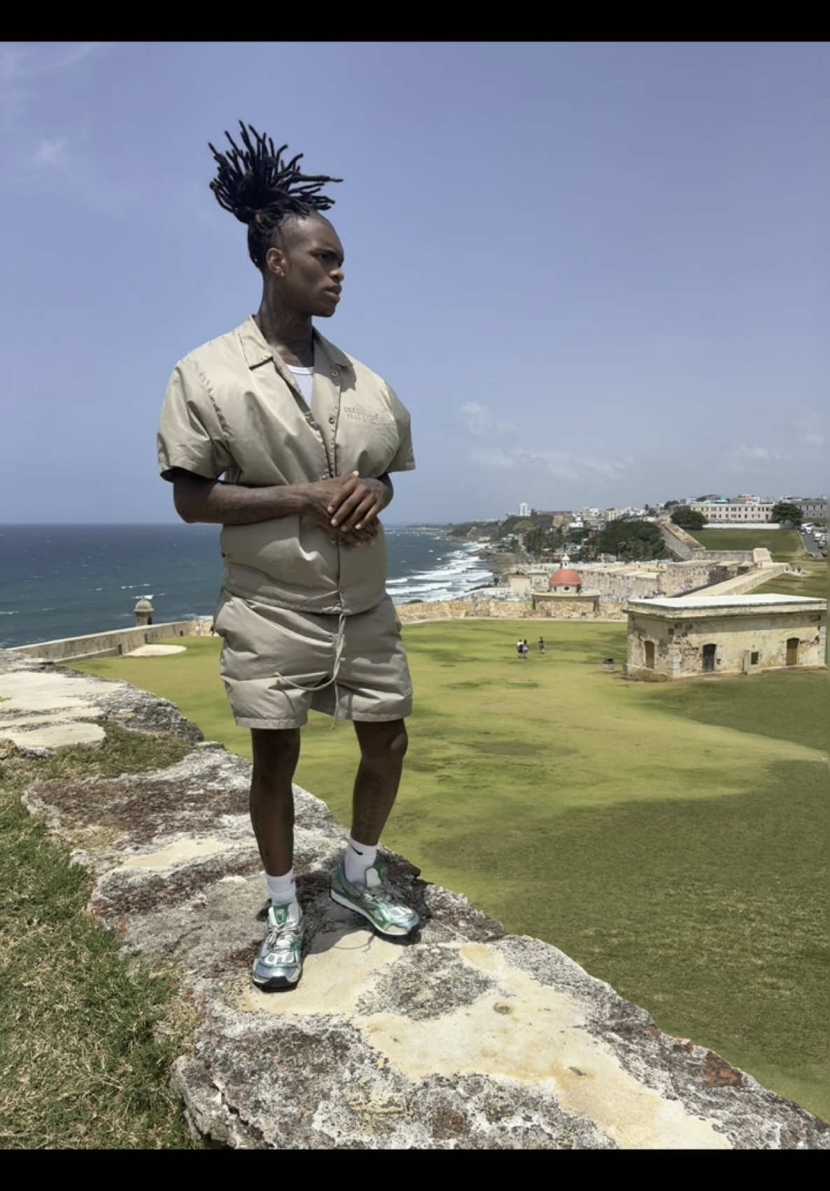 A post by @thetraynycshow on TikTok caption: 🤎💚. #fyp #turkandcaicos #iamtraynyc #pr 