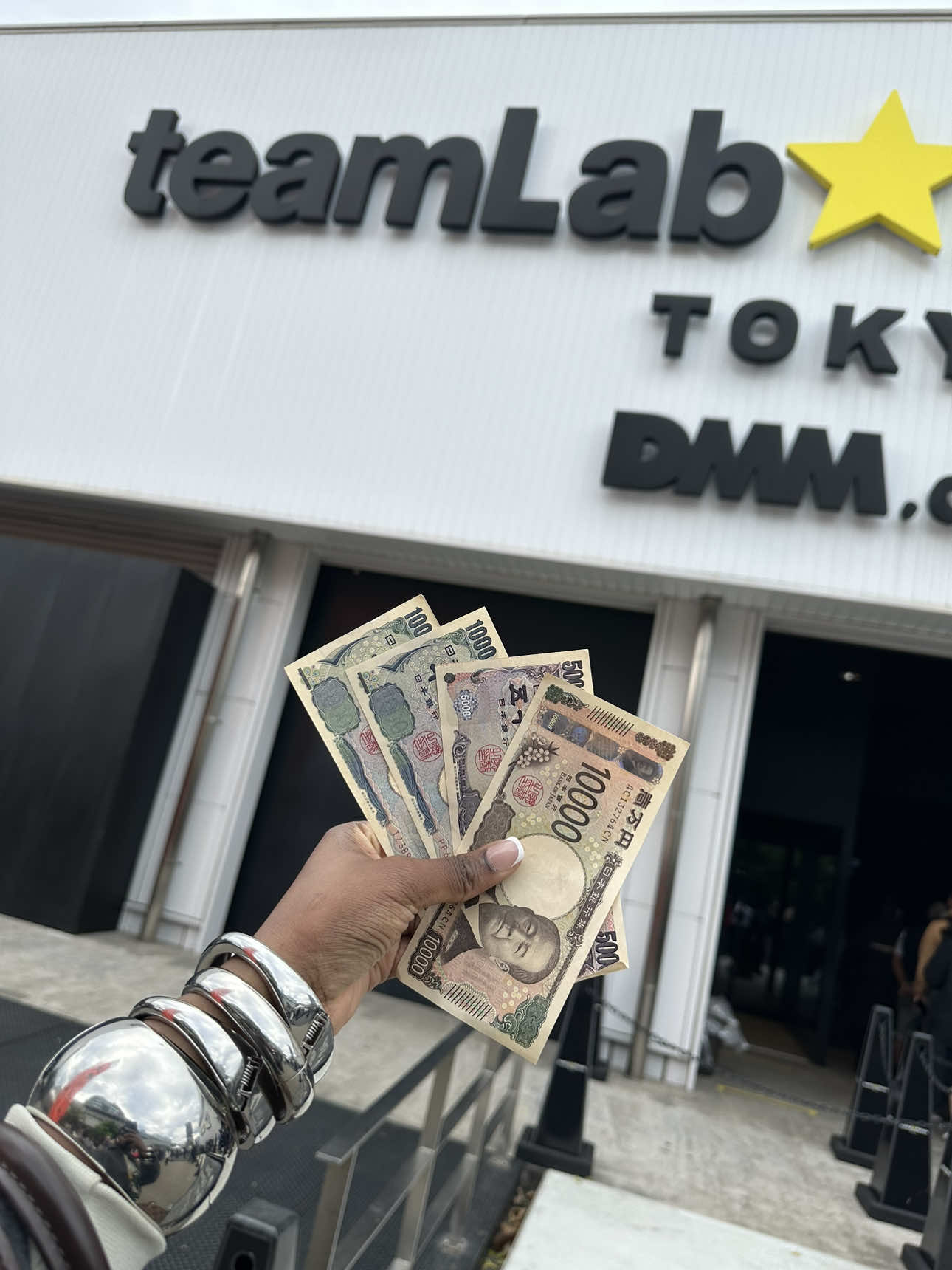 A post by @zaeskitchen on TikTok caption: SAVE THIS FOR YOUR NEXT TRIP TO TOKYO JAPAN!  Day 1 — Flippers + Tokyo Disney  Day 2 — Vintage Shopping + Osaka  Day 3 — Team Labs + Tea Ceremony Day 4 — Mario Karts  Day 5 — Tsujiki Market  #japan #tokyo #japanlife #japantiktok #traveltiktok #traveltip #itinerary #japanitinerary 