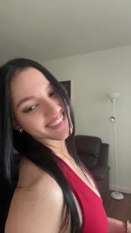 A post by @_camila_rodgz on TikTok caption: 😮‍💨#cubana #reggaeton 