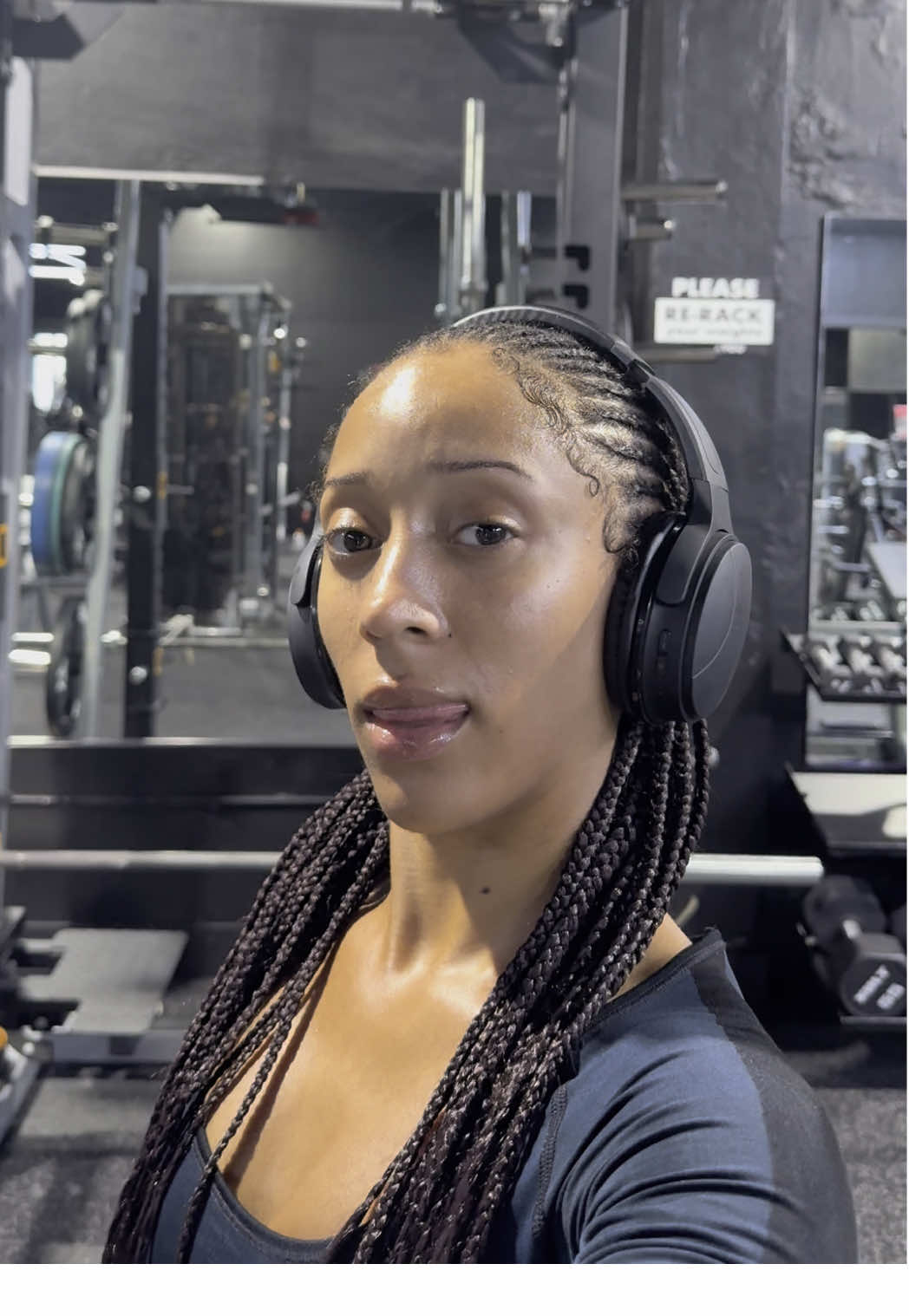 A post by @thekaylaramos on TikTok caption: throwing some plyo in the mix but leg day yktv