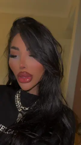 A post by @deliarennata on TikTok caption: #fypageシ #fy #fyp #fypシ゚viral #viral #prettygirls #foru #love #fory #fory 