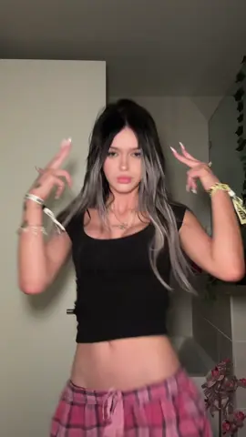 A post by @nevaaadaa on TikTok caption: i’m in love with my new era 