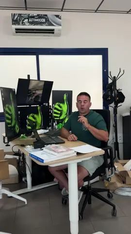 A post by @angel_gaitan_oficial on TikTok caption: No compres estas mierdas 