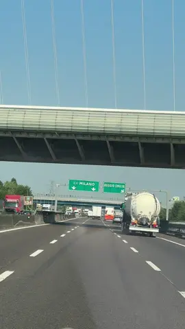 A post by @fashionweekbologna on TikTok
