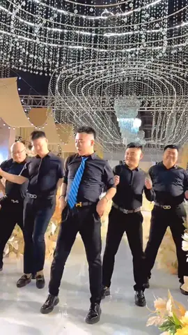 A post by @ on TikTok caption: #dance #1980dance #news 