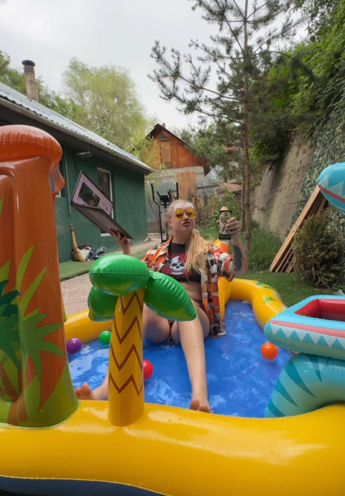 A post by @valusha_strelec on TikTok caption: Лухари Бич Вилладж😎😂