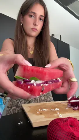 A post by @apolline_guer on TikTok caption: Sandwich pastèque/feta 🍉
