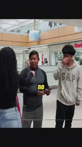 A post by @siarlyortiz77 on TikTok caption: Tuvo un proud dad moment el Pa cuando me beso en frente de su hijo 😂