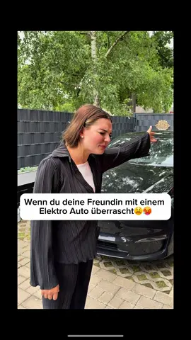 A post by @manja_faiez on TikTok caption: Wie würdet ihr reagieren?🤣🥵#fyp #foryouupage ##typischfrau #typischmann #nomobbing #justtfgorfun#couplecomedy #funnyvideos#fypシ #fypage #fürdich #goviral #viralvideo #viraltiktok#nehmtesmithumor