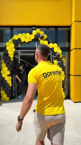 A post by @arjanlekaj on TikTok caption: Sot jemi knaq ne Fushkosovë 🟡⚫️@Gorenje Department Store #arjanlekaj 