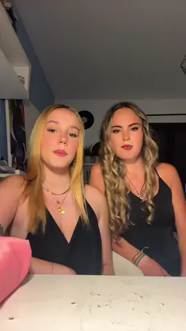 A post by @andreafernandez082 on TikTok caption: la dupla 