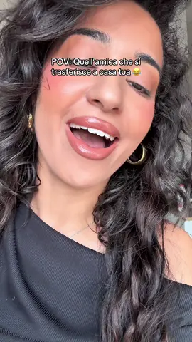 A post by @chaimaacherbal on TikTok caption: @imenkom Quando porti altro? 😂😂 Ormai coinquiline 🫰🏼  #amiche #amica #amicizia 