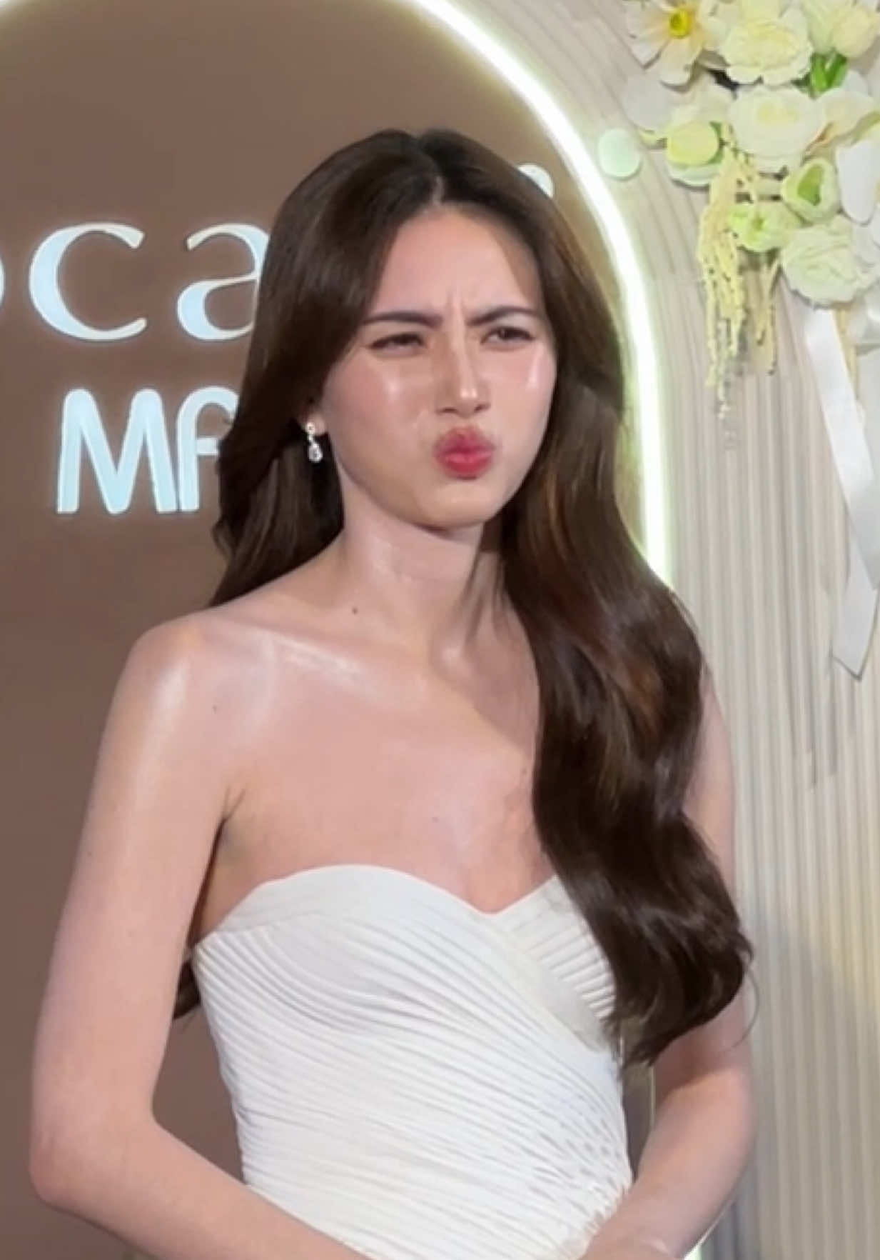 A post by @davikahchannel on TikTok caption: #ใหม่ดาวิกา #davikah 