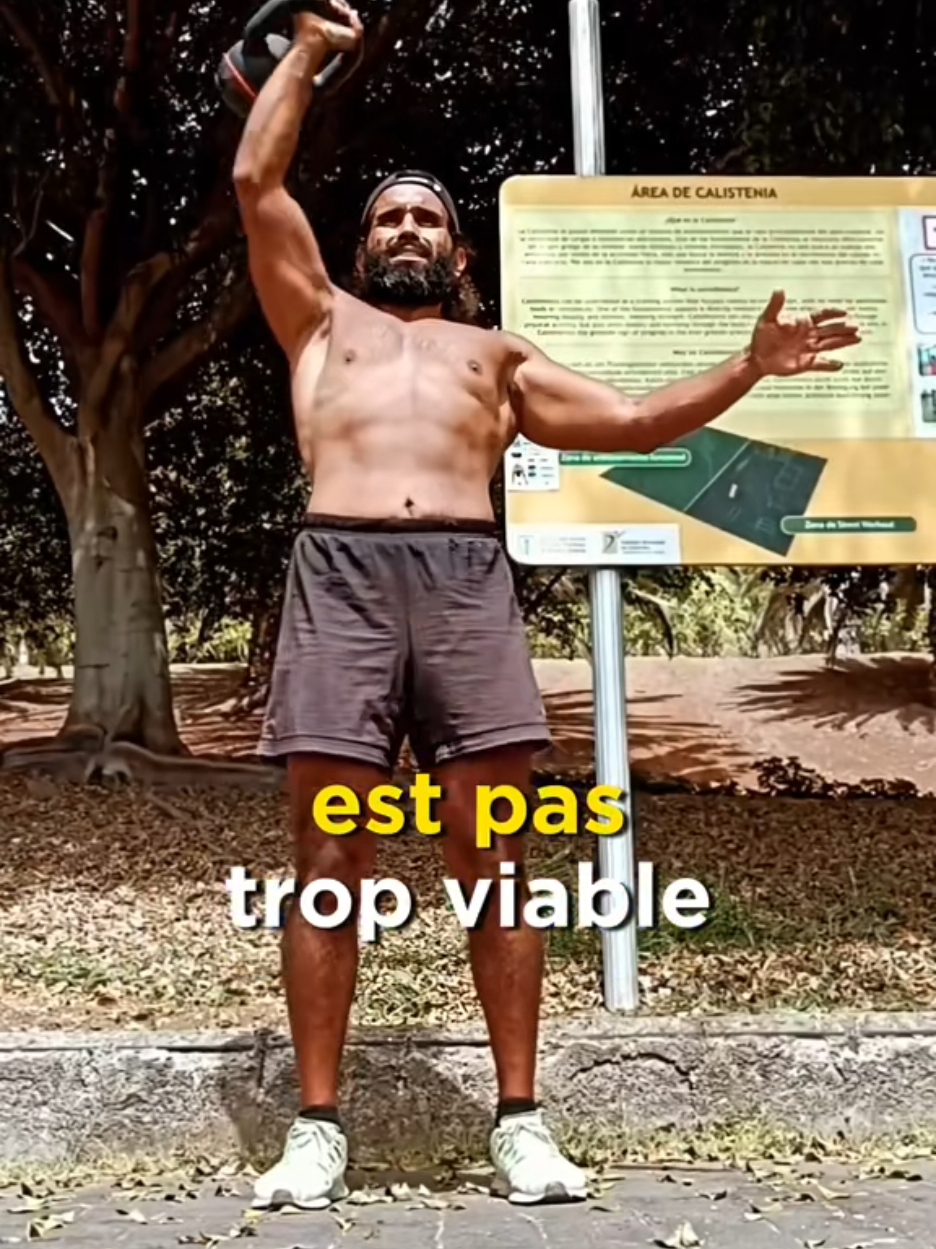 A post by @bananamo_ on TikTok caption: #pertedepoids #pertedegras #recompositioncorporelle #ventreplat #ventregonflé #diete #régime #femme #homme #jeune #fasting #commentmaigrir #maigrir 