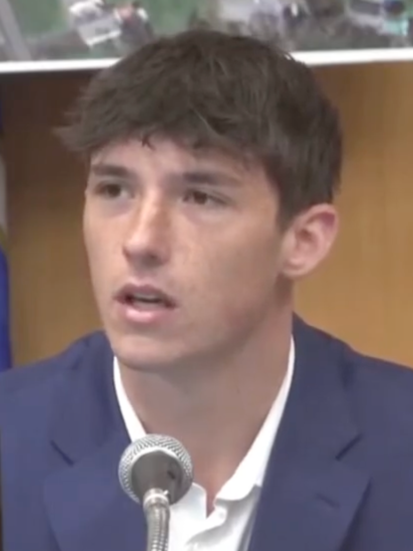 A post by @courttvlive on TikTok caption: “Enjoy the hospital visit.” 19-year-old Jack Snyder, who handed his knife to #RaulValle, testified about heated conversations and rising tension the night of the Shelton High house party. #CourtTV What do YOU think? #truecrimetok #crimestory #truecrime #courtcase #truecrimestory #crime #court #courtroom #courtroomdrama #courttvtiktok #murdertrial #JamesMcGrath #preppypartymurdertrial