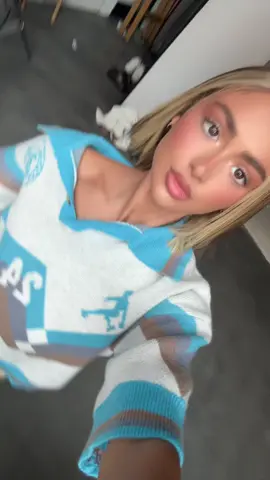 A post by @iulianaberegoi on TikTok caption: Vreauuuu lângă mine să staaaaai💕#iulianaberegoi #fy #foryou #fyp #foryoupage 