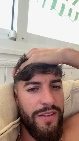 A post by @carliyoelnervio on TikTok caption: Sin duda mi cuenta favorita @LosviajesdeToni #carliyoelnervio 