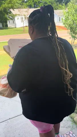 A post by @auntd81 on TikTok caption: She said I’m the worst#autism#autismawareness#funnyvideo#laugh#funnymoments#momlife#caregiverlife#specialneedsmom#fyppppppppppppppppppppppp 